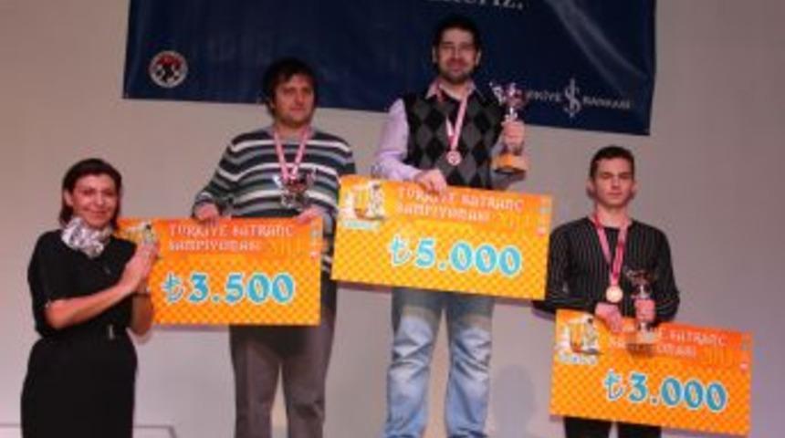 2013 T&uuml;rkiye Satran&ccedil; Şampiyonu B&uuml;y&uuml;kusta Dragan Solak Oldu