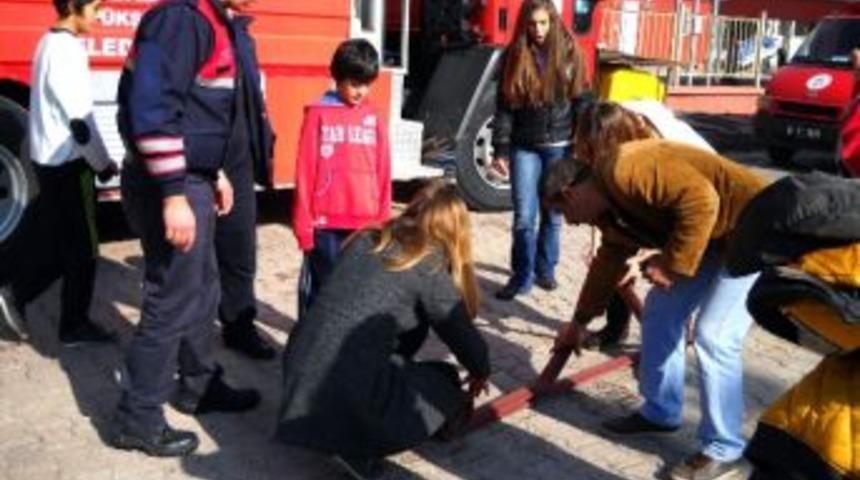 Gen&ccedil;lerden G&ouml;n&uuml;ll&uuml; İtfaiyeciliğe B&uuml;y&uuml;k İlgi