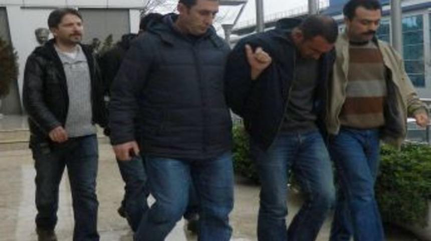 Minib&uuml;slerde Yankesicilik Yapan 3 Kişi Yakalandı