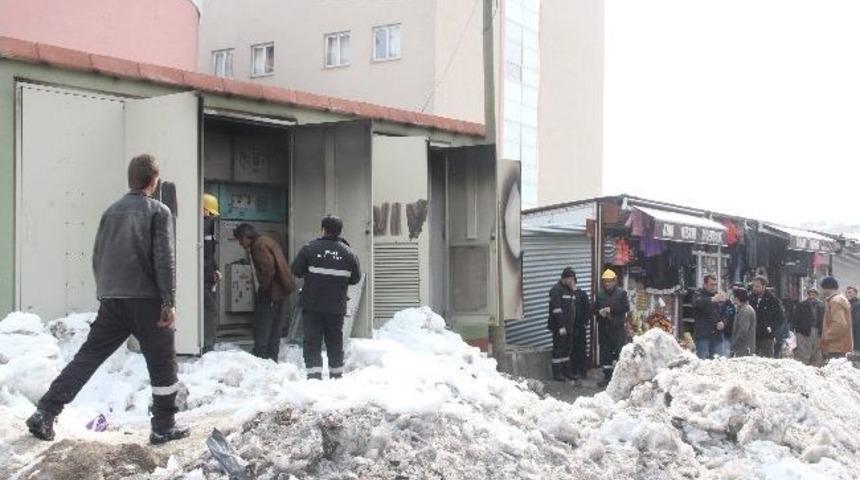 Hakkari&rsquo;de Trafo Patladı