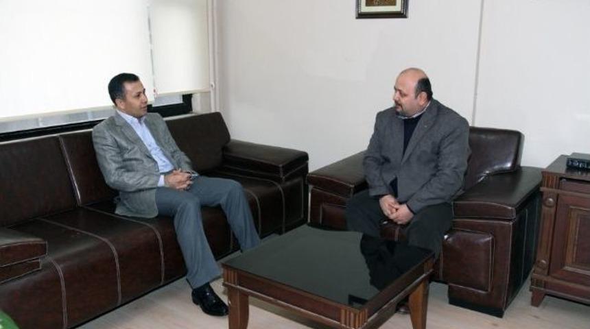 Vali Yerlikaya'dan Gazeteci Dikmen'e Başsağlığı Ziyareti