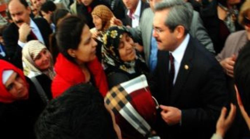 &Uuml;n&uuml;var'a Coşkulu Karşılama