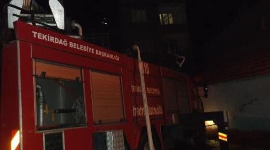 Tekirdağ İtfaiyesinden Yangına M&uuml;dahale