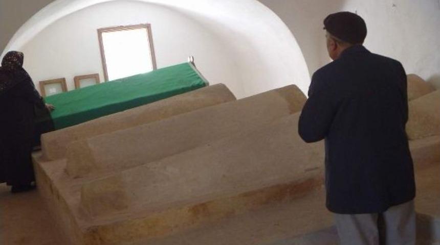 Şeyh Edebali T&uuml;rbesi Ziyarete A&ccedil;ıldı