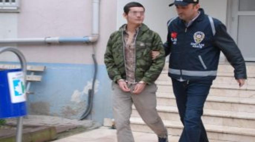 &Uuml;niversiteli Kızın Telefonunu Gasp Etti