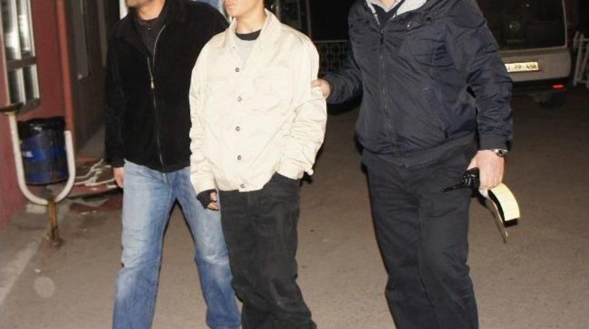 K&uuml;&ccedil;&uuml;k Yaşta Hırsızlık Yapan &Ccedil;ocuk Tutuklandı