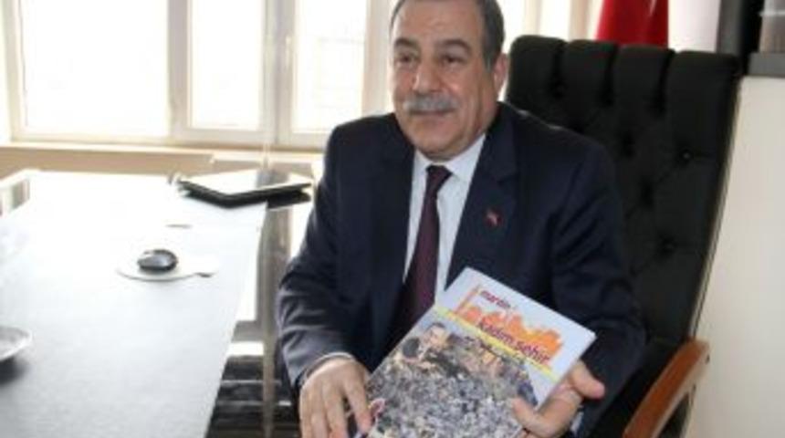 Bakan G&uuml;ler 'Kadim Şehir Mardin' Dergisini Beğendi