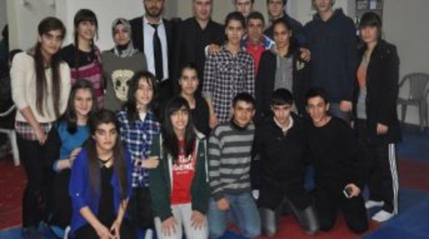 Başarılı Tekvandoculara Diplomaları Verildi