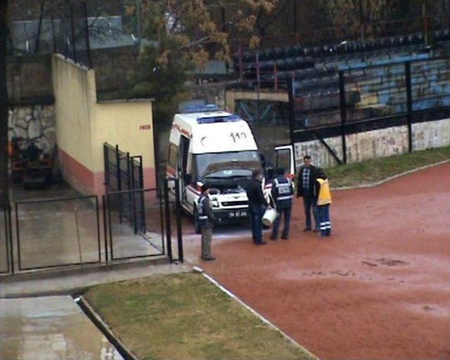 Maçta Görevli Ambulans Alev Aldı 1