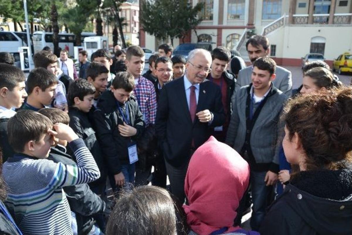 Manisa'da Dev &Ouml;ğrencilerden K&uuml;lt&uuml;rel Gezi