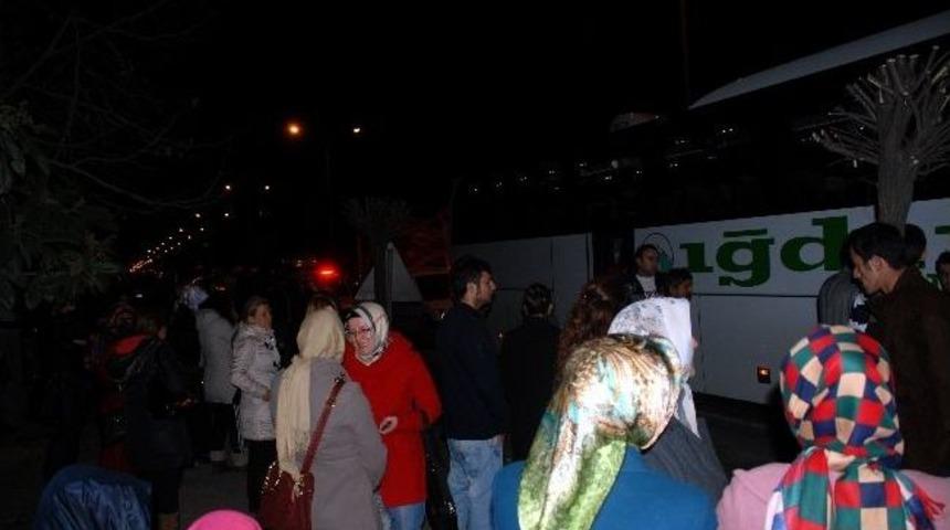Iğdır&rsquo;a Yolcu G&ouml;t&uuml;ren Otob&uuml;se Ordu&rsquo;da Taşlı Saldırı