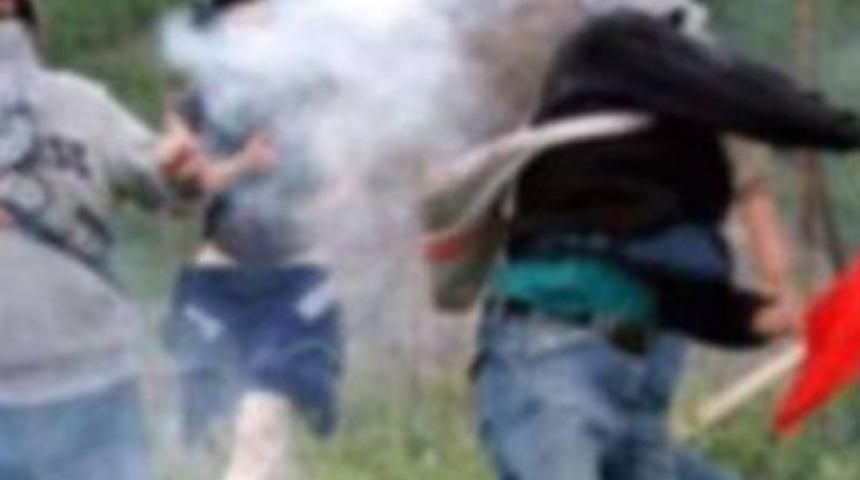 Taşıdığı el yapımı bomba &uuml;zerinde patladı