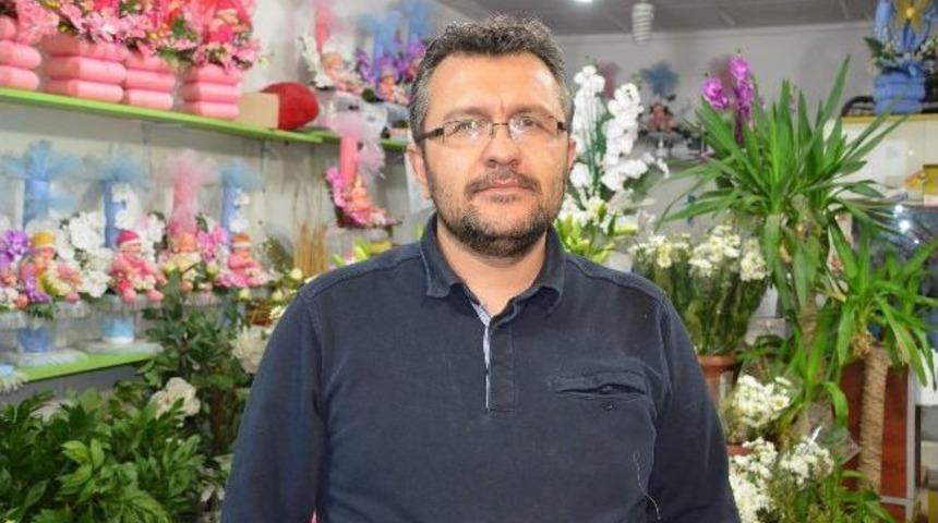 Sevgililer G&uuml;n&uuml;ne Online &Ccedil;i&ccedil;ek Siparişi Kolaylığı