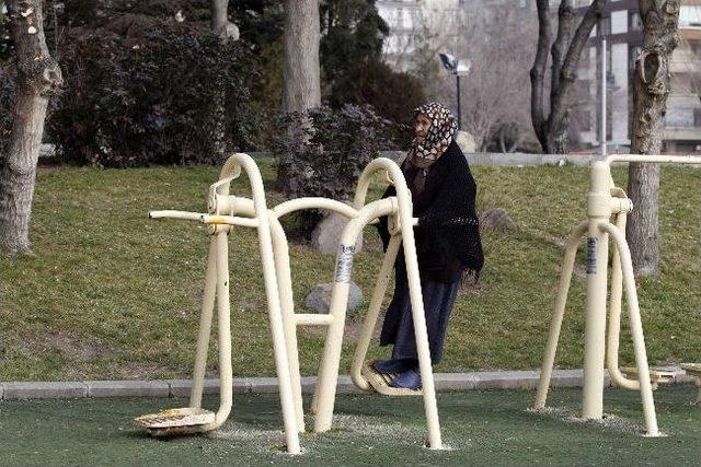 Yenimahalle’de Hafta Sonu Parklar Doldu Taştı