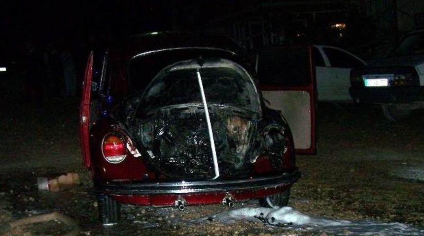 Seyir Halindeki Otomobil Alev Aldı