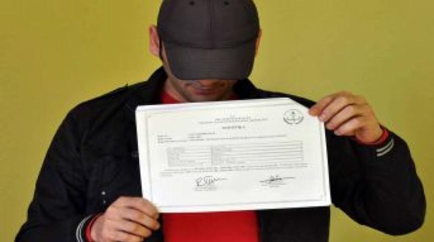 Eski H&uuml;k&uuml;ml&uuml;n&uuml;n 10 Parmağında 10 Sertifika Var, Ama Iş Bulamıyor