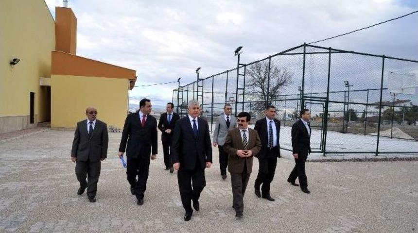 Vali Erden Kent Merkezindeki 4 Okulu İnceledi