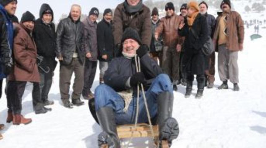 Bozdağ Kar Şenliği&rsquo;nde Protokol &Uuml;yeleri &Ccedil;ocuklar Gibi Eğlendi