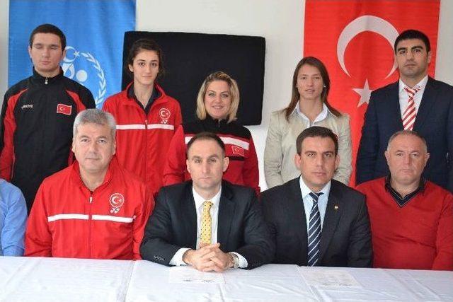 Olimpiyat Sporcuları Ve Antren&ouml;rlerine Şahin den Tam Destek 1