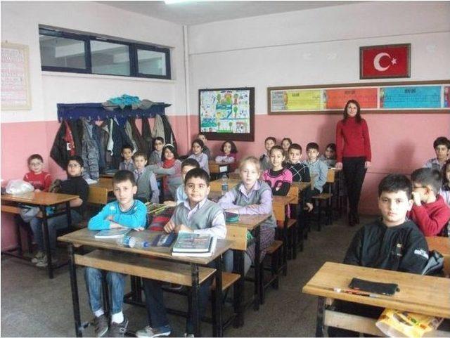 Anız Yakmanın Önüne Geçilemeyince Eğitime Çocuklardan Başladılar