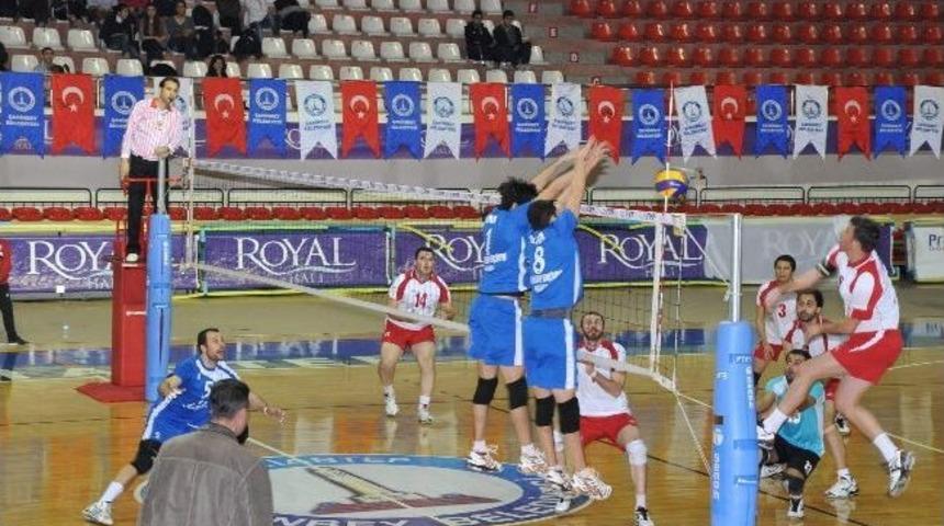 Şahinbey Voleybol Takımı Sahadan 3-0 Galip Ayrıldı