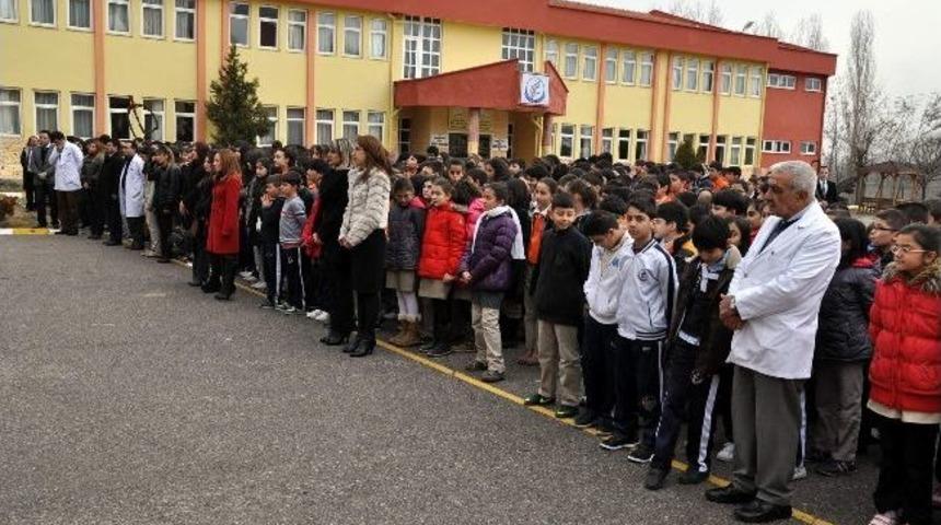 Kardelen Koleji 2012-2013 Eğitim &Ouml;ğretim Yılı İkinci Yarı Yılı D&uuml;zenlenen T&ouml;ren İle Başladı