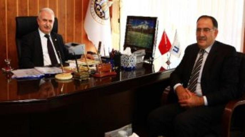 Atat&uuml;rk &Uuml;niversitesi Rekt&ouml;r&uuml; Prof. Dr. Ko&ccedil;ak: