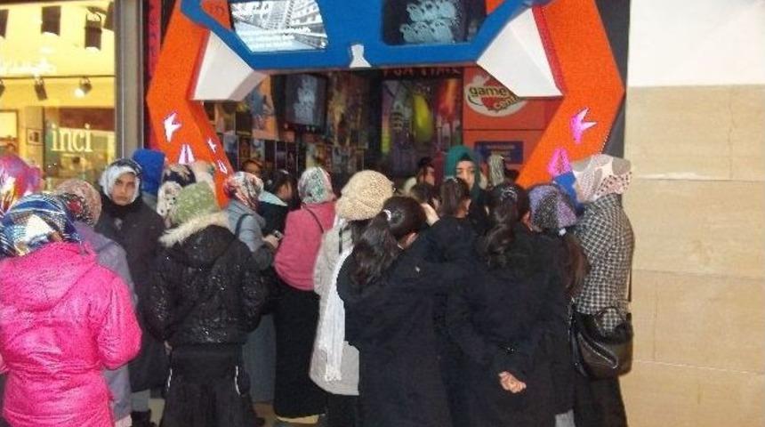 K&ouml;ylerde Yaşayan &Ccedil;ocuklar Avm&rsquo;de 5d İle Tanıştı