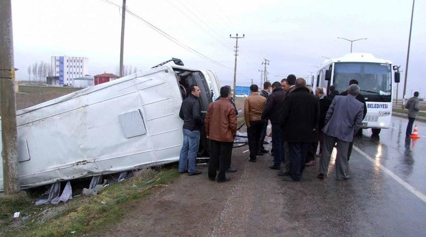 Yozgat&rsquo;ta &Ouml;ğrenci Servisi Devrildi 27 Kişi Yaralandı