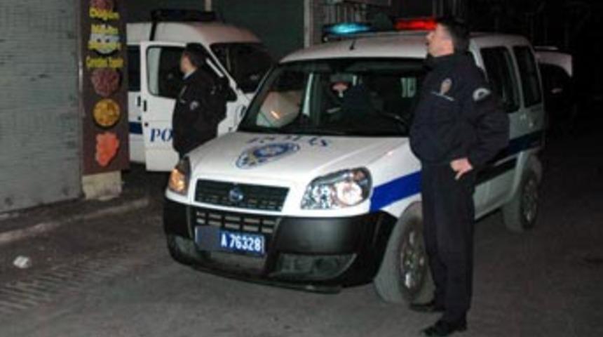 &Uuml;mraniye'de ş&uuml;pheliler polis ateş a&ccedil;tı