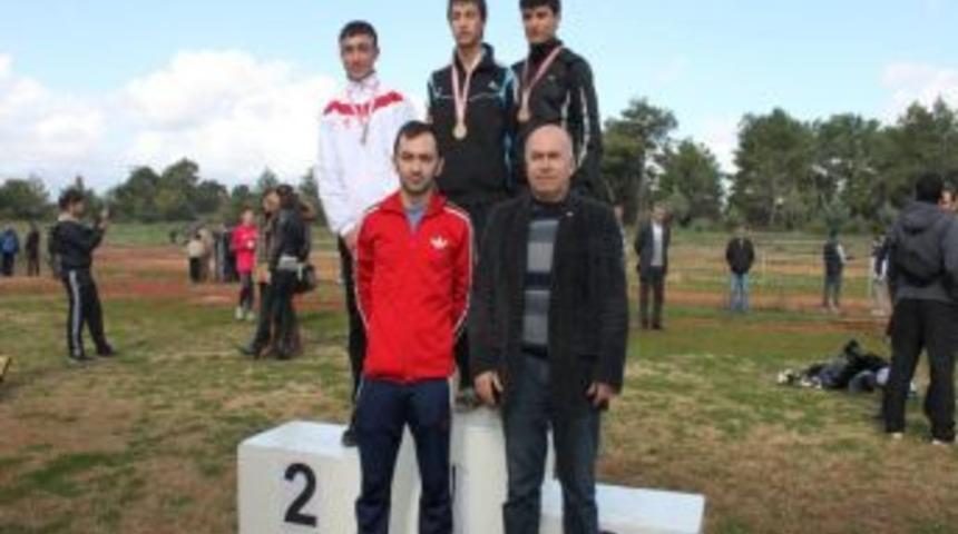 Batman Petrolspor Atletizm Takımı T&uuml;rkiye Şampiyonu