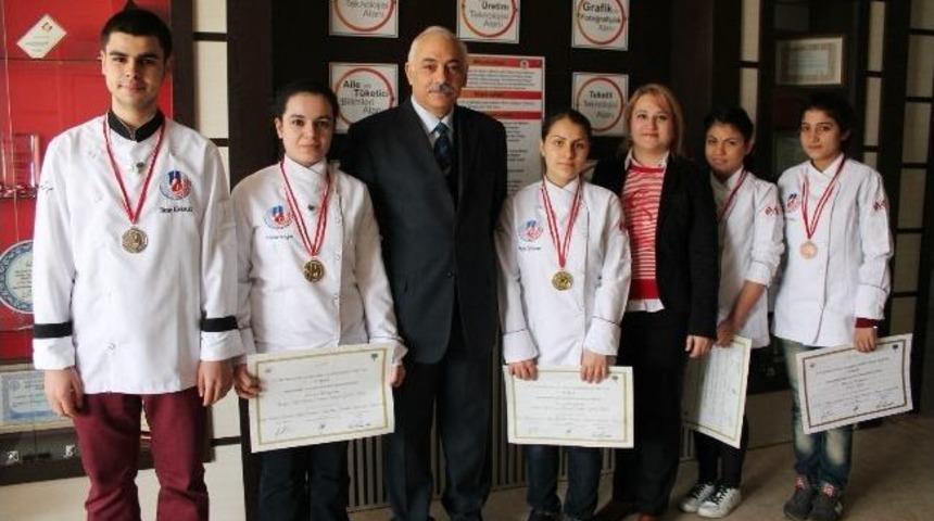 Yunus &Ccedil;iloğlu Ekibinden D&uuml;nya Birinciliği