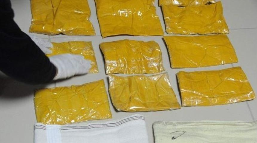 Beline Bağladıkları 8 Kilo Eroinle Yakalandılar