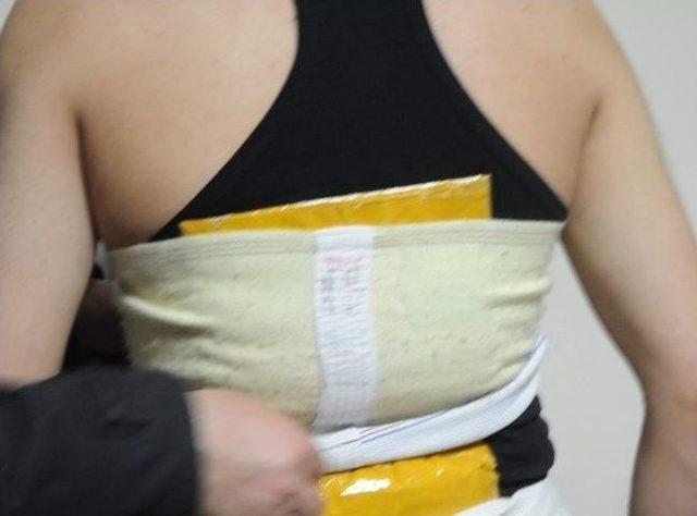 Beline Bağladıkları 8 Kilo Eroinle Yakalandılar 2