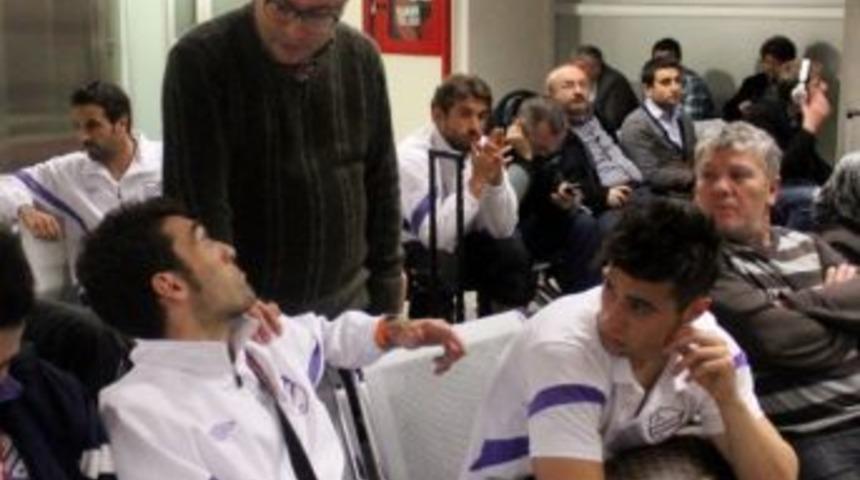Başkan T&uuml;rkmen, Futbolculara Teşekk&uuml;r Etti