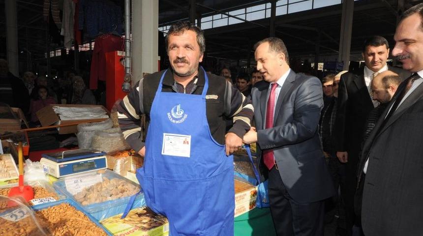 Bağcılar Belediyesi&rsquo;nden Pazar Esnafına &Ouml;nl&uuml;k Ve Yaka Kartı