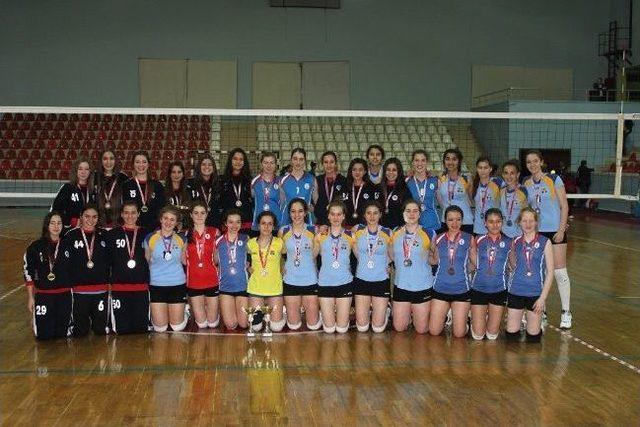 Kağıtspor’lu Genç Voleybolcular, Kocaeli İl Birincisi Oldu