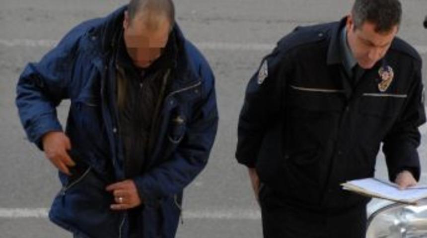 Eşine Bı&ccedil;akla Saldıran Koca Tutuklandı