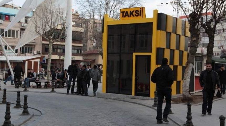 Modern Taksi Durakları Geliyor