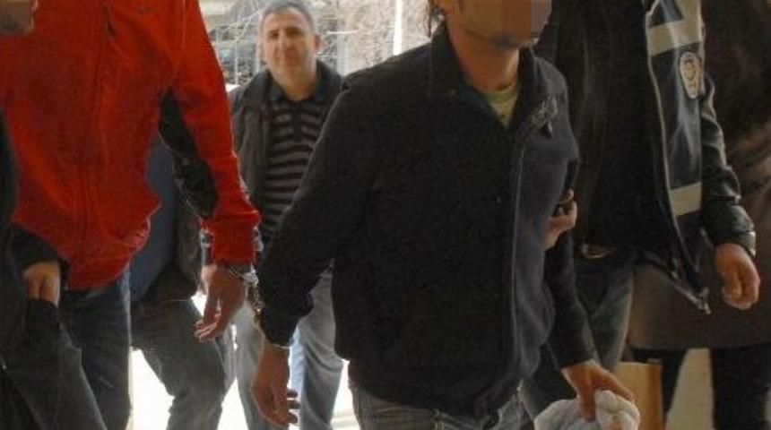 Ruhsatsız Silaha 3 G&ouml;zaltı