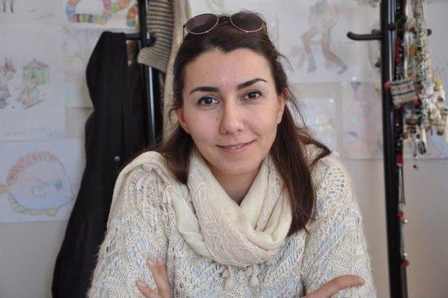 Hastalar M&uuml;zikle Tedavi Ediliyor 3