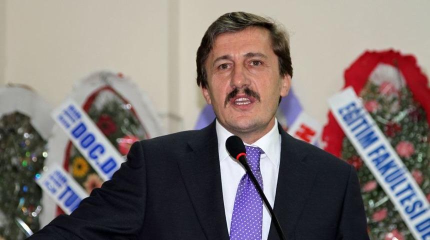 Prof. &Ccedil;apoğlu: Bir &Uuml;lkenin En &Ouml;nemli G&uuml;c&uuml; Yetişmiş Insan G&uuml;c&uuml;