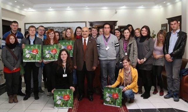 Gen&ccedil;liğin Birliği D&uuml;nya Barışına Hizmet Ediyor 1