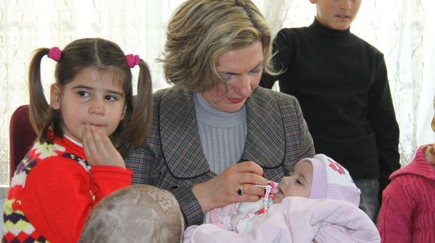 G&ouml;n&uuml;l El&ccedil;ileri Sevgievleri'ni Ziyaret Etti