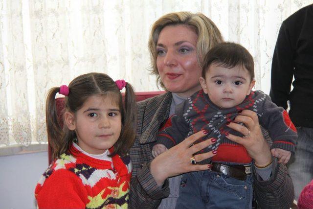 G&ouml;n&uuml;l El&ccedil;ileri Sevgievleri ni Ziyaret Etti 1