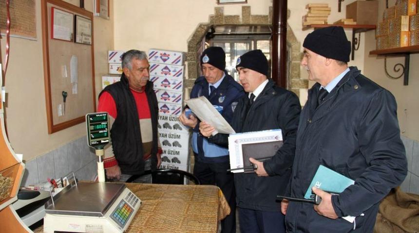 Zabıta Ekipleri Ruhsat Denetimine &Ccedil;ıktı