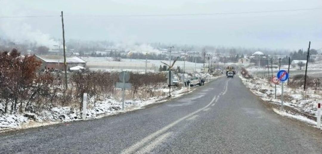 Simavlı &Ccedil;ift&ccedil;ide Kar Ve Yağmur Sevinci