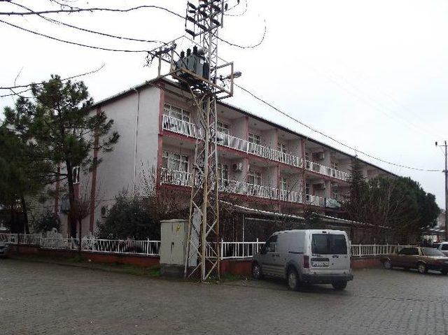Emekli &Ouml;ğretmenlerden &Ouml;ğretmenevinin Kapatılmasına Tepki 2