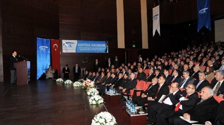 Sgk Uşak&rsquo;ta &ldquo;sosyal G&uuml;venlik Reformunun Yansımaları Ve Teşvik Uygulamaları&rdquo; Konulu Konferans D&uuml;zenledi