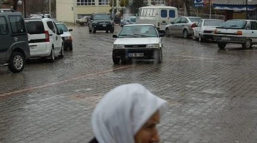 Harmancık'ta Sağanak Yağmur